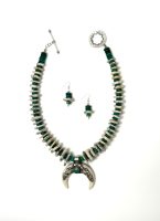Howlite Spendor
Adriana Walker
necklace and earrings
$228