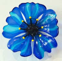 Medium Blue Flowers
Tanya Mirchandani
8" x 8" x 3"
fused glass
$169