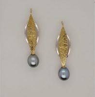 22KT gold and sterling silver with 
lustrous grey freshwater pearls
#B9
$450